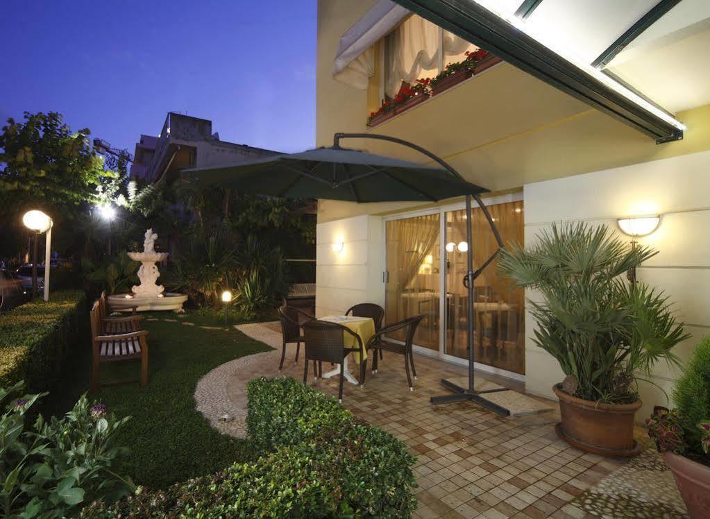 Hotel Houston 리미니 외부 사진