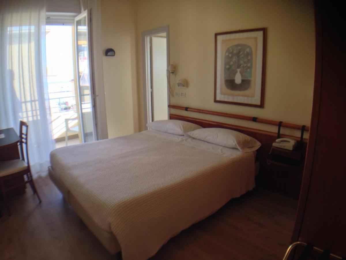 Hotel Houston 리미니 외부 사진